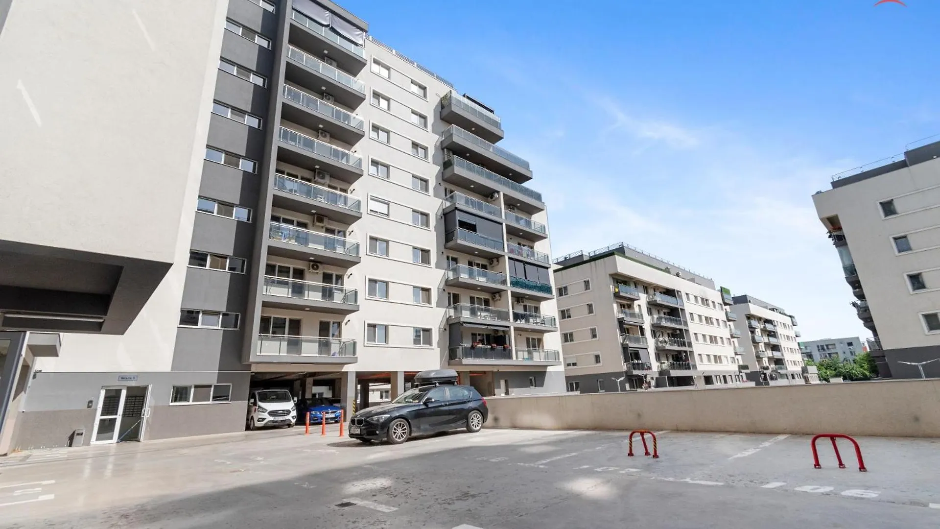 Noussa Apartment High Class With Private Parking Bucharest