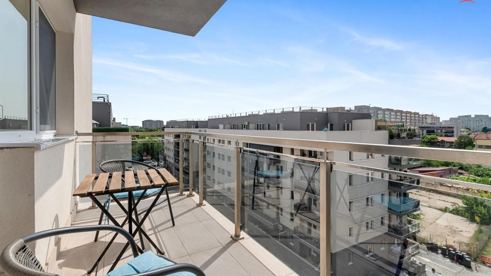 Noussa Apartment High Class With Private Parking Bucharest